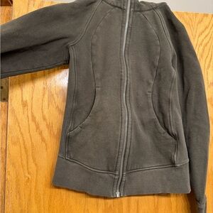 Lululemon scuba jacket size 4